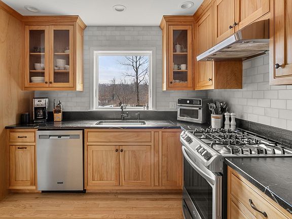 5th image of 154 Southfield Drive