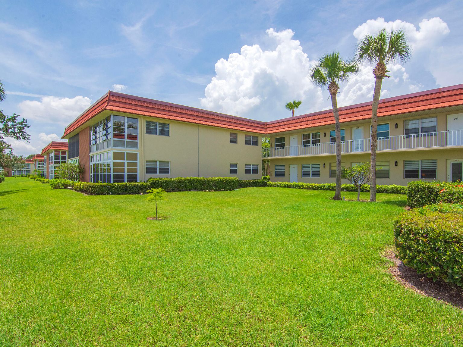 69 Royal Oak Court #105