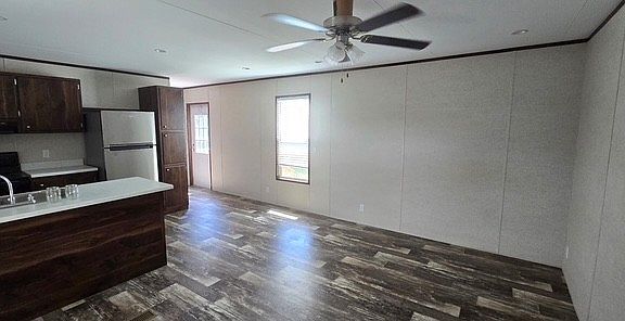 3rd image of 930 N Crista Dr