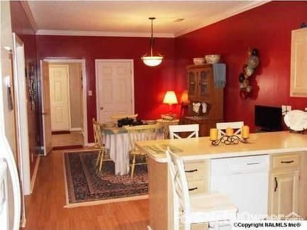3rd image of 2409 Brookline Ct SW