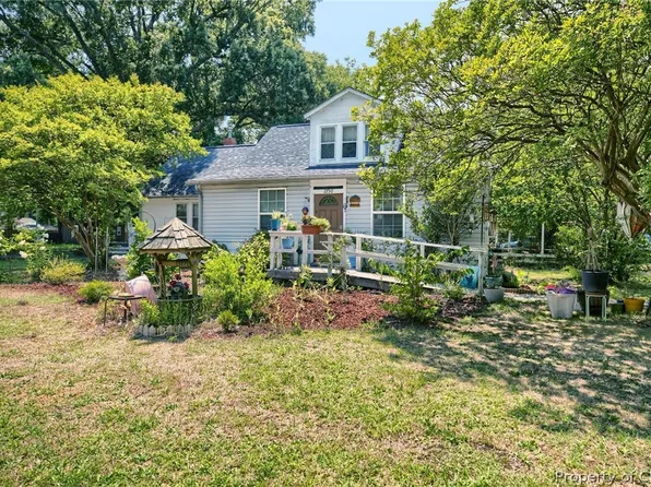 2750 King William Ave, West Point, VA 23181