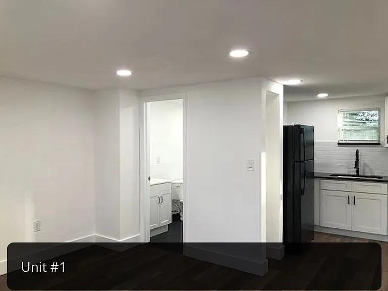 800 15th Ave S #1A — Photo 4