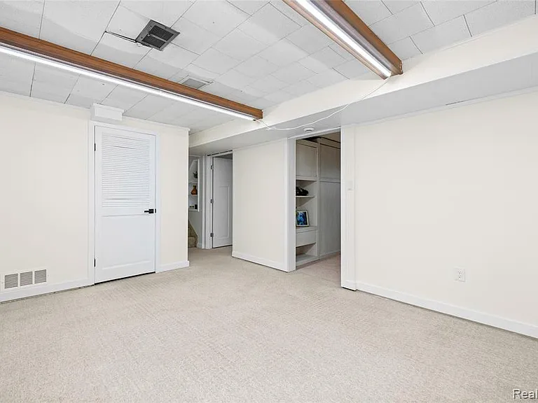 38027 Mallast St — Photo 37