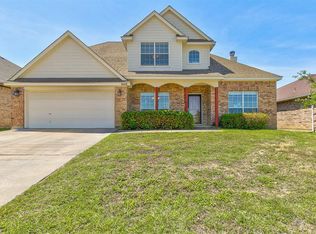 909 Joshua Dr, Burleson, TX 76028