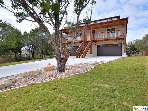 3rd image of 208 Buckhorn Dr