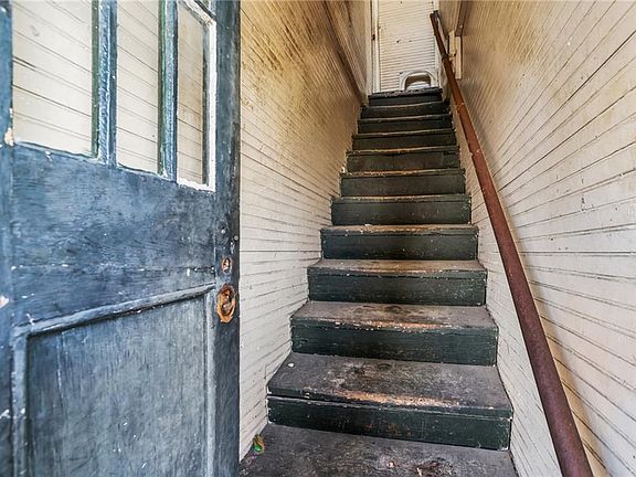 4th image of 2105 3rd St