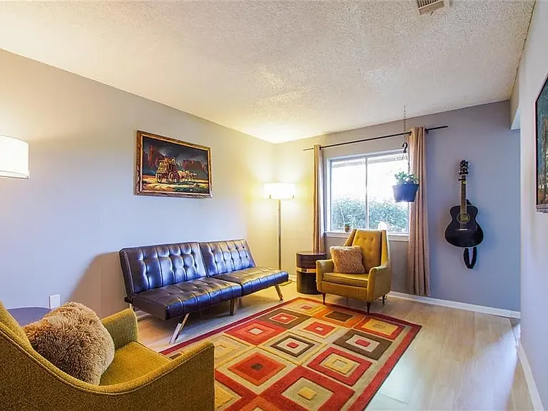 6406 Chimney Creek Cir #B — Photo 2