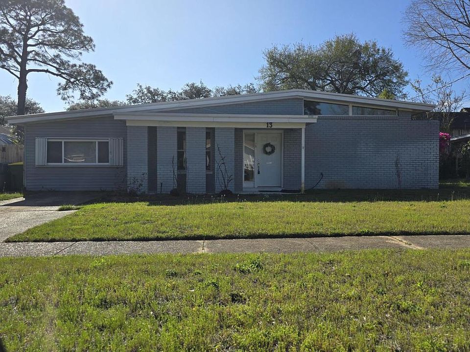 1st image of 13 Caswell Cir