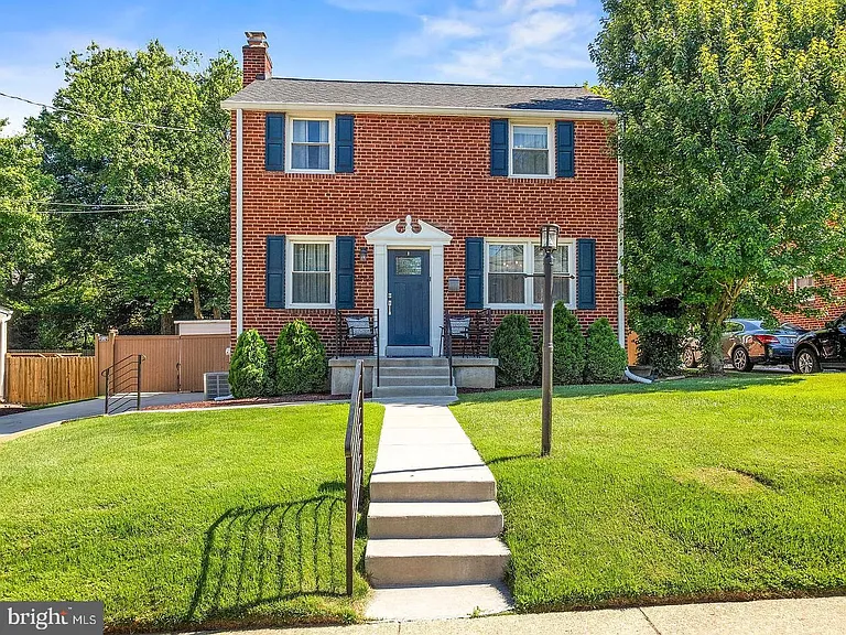 2605 Arcola Ave — Photo 1