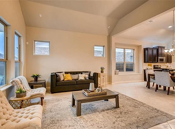 5th image of 208 Orvieto Ln
