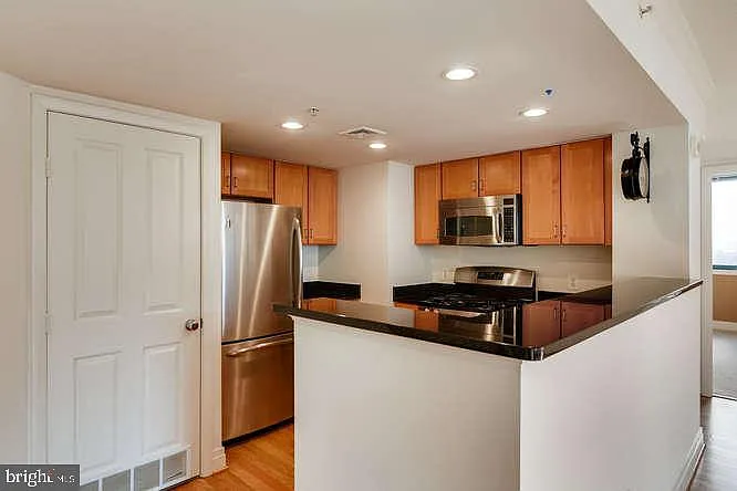 414 Water St #1903 — Photo 9