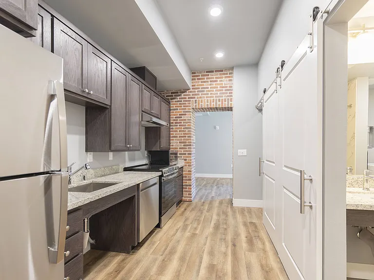 ONE18 West Street Residential — Photo 69