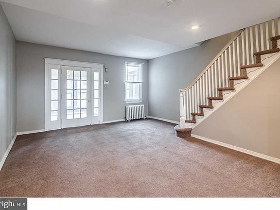 3rd image of 5813 Fernwood St