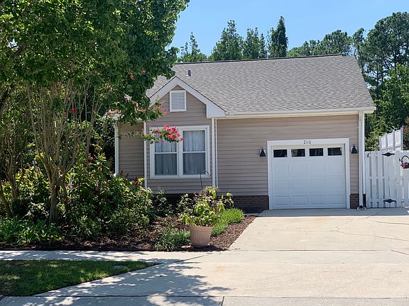 Wentworth Court Entry