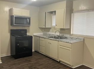 109 E Clay St, Bowie, TX 76230