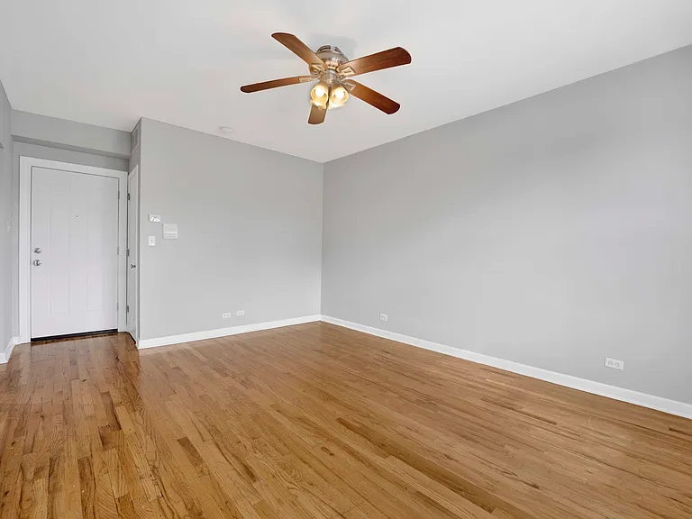 414 W Walnut St #304 — Photo 4