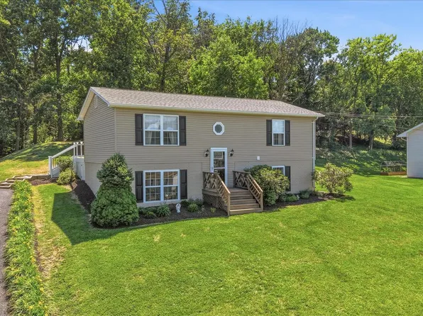 389 W Duck St, Front Royal, VA 22630