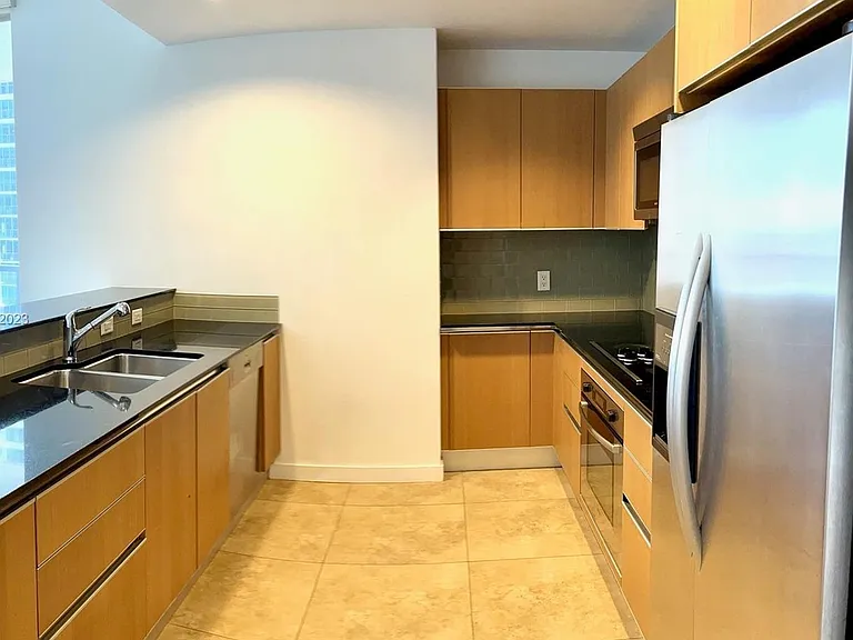 1060 Brickell Ave #1307 — Photo 4