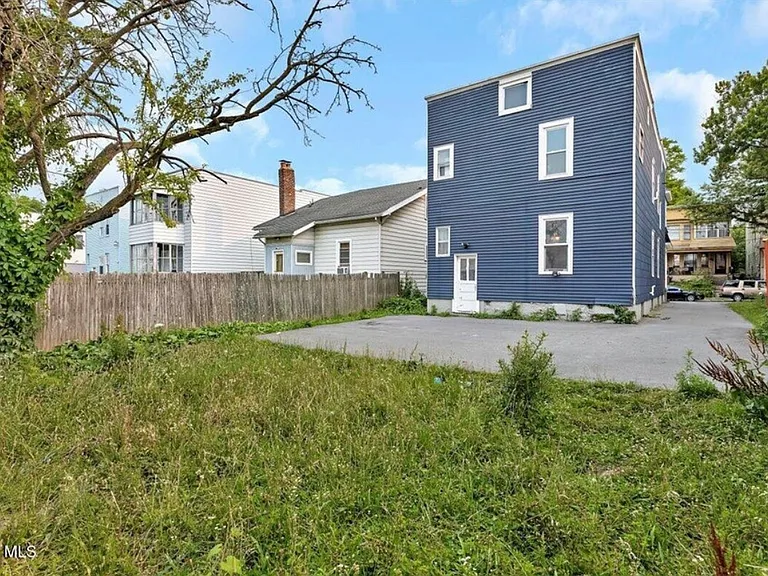 9 Kent St #1 — Photo 20