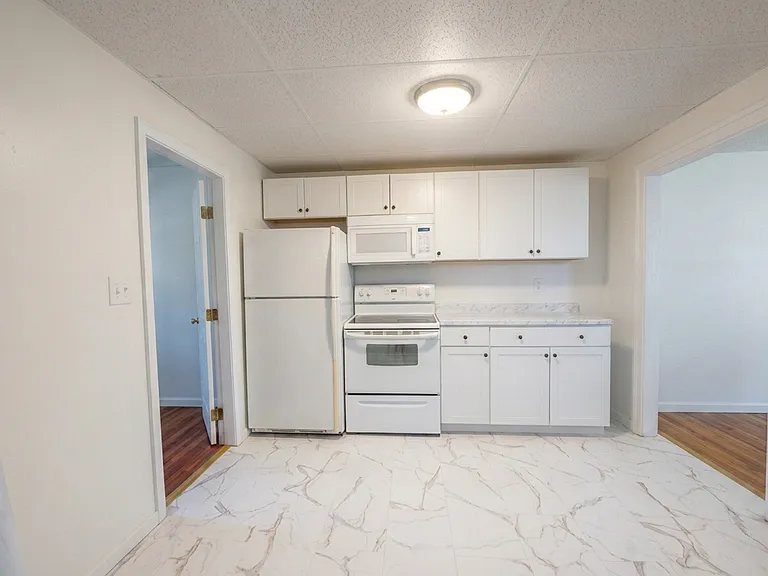 55 Myrtle St #2 — Photo 6