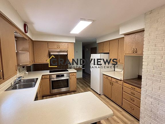 4th image of 611 Birch St