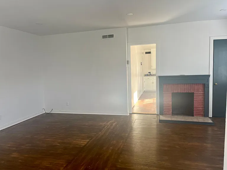4525 San Carlos Ave — Photo 5