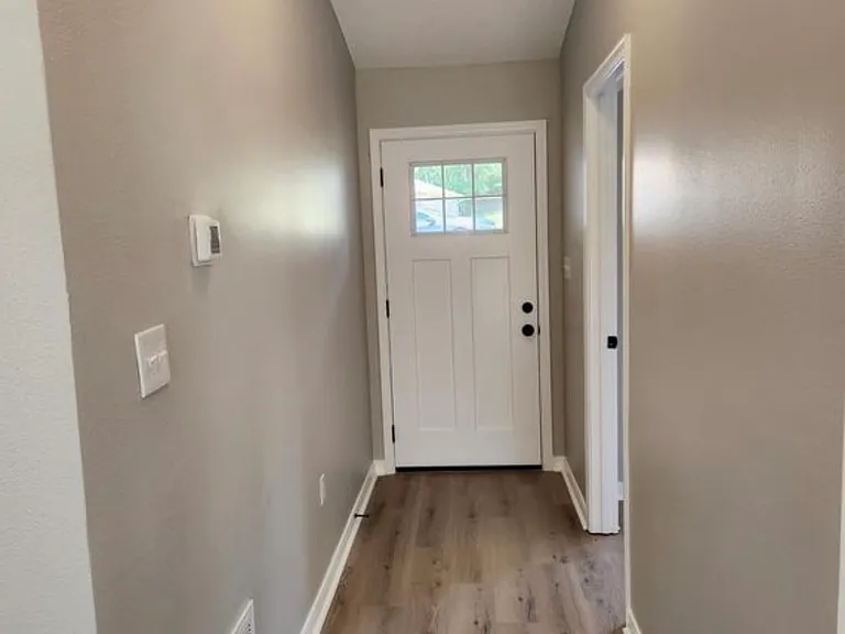 202 Cabana Way — Photo 4
