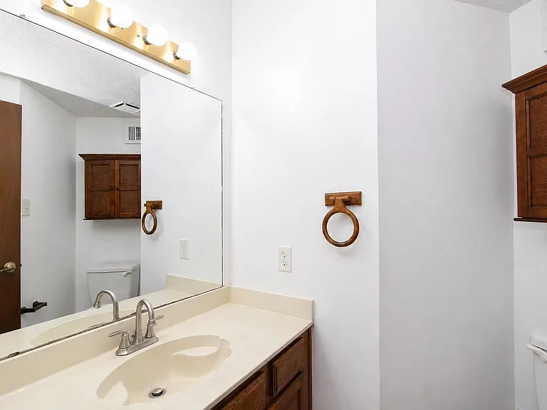 3515 Woodmere Ln — Photo 12