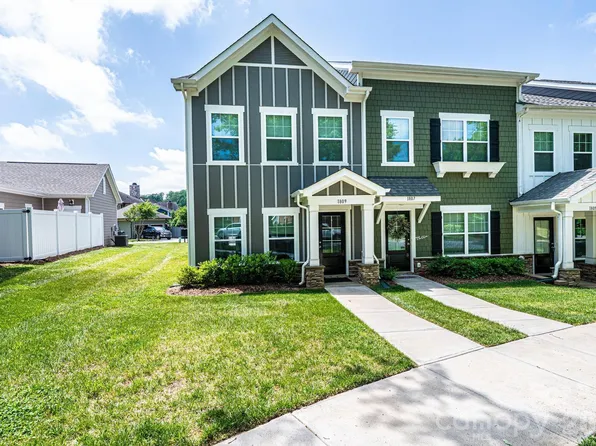 1809 Edgewater Dr NW, Conover, NC 28613