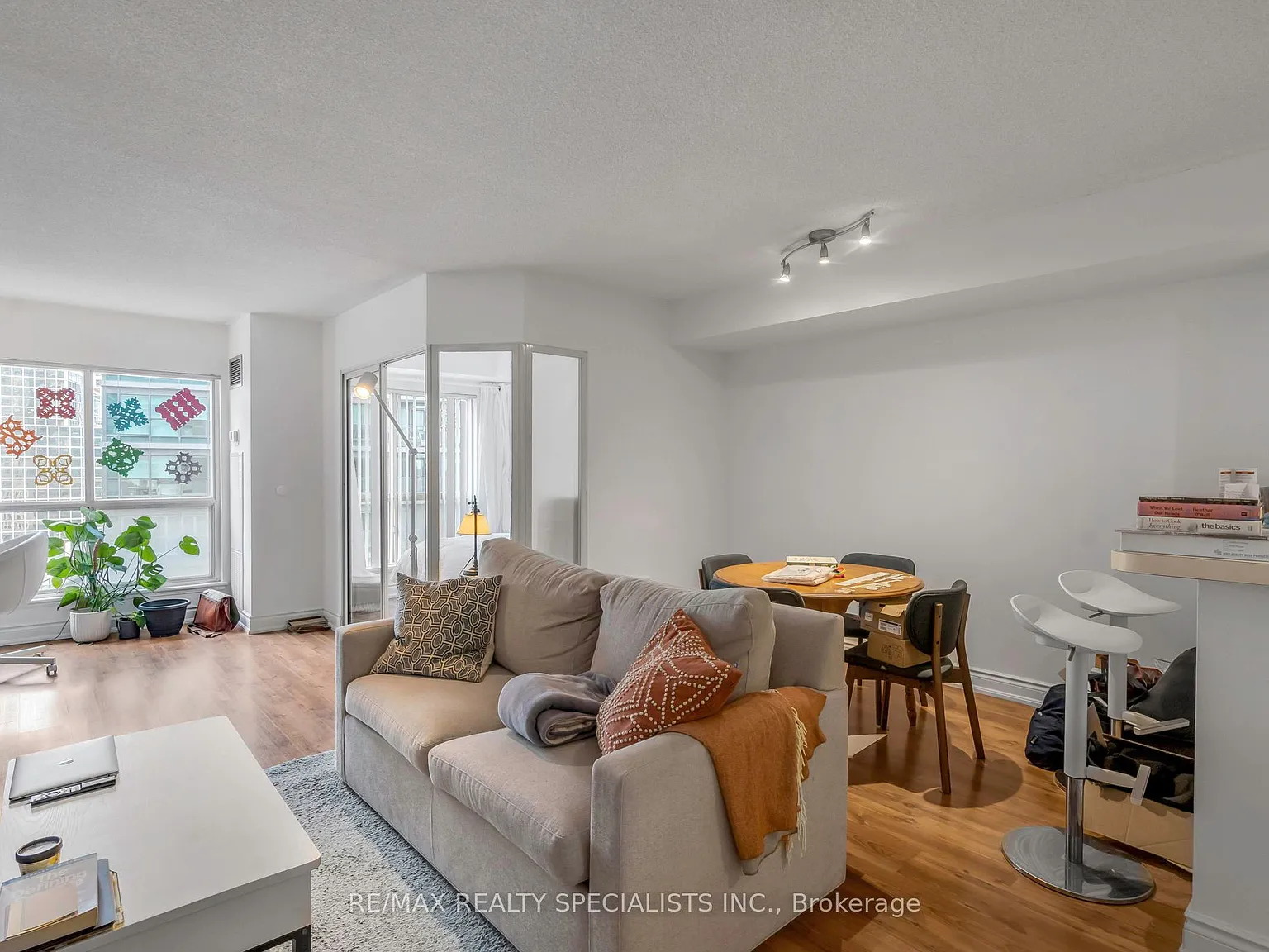 1 bed, $2,400 — Photo 3