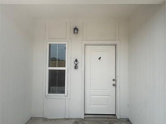2nd image of 318 S 29th Ave #4