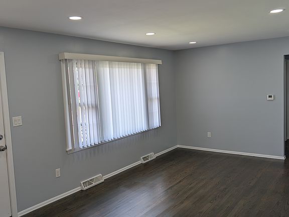 3rd image of 2149 Cleveland St