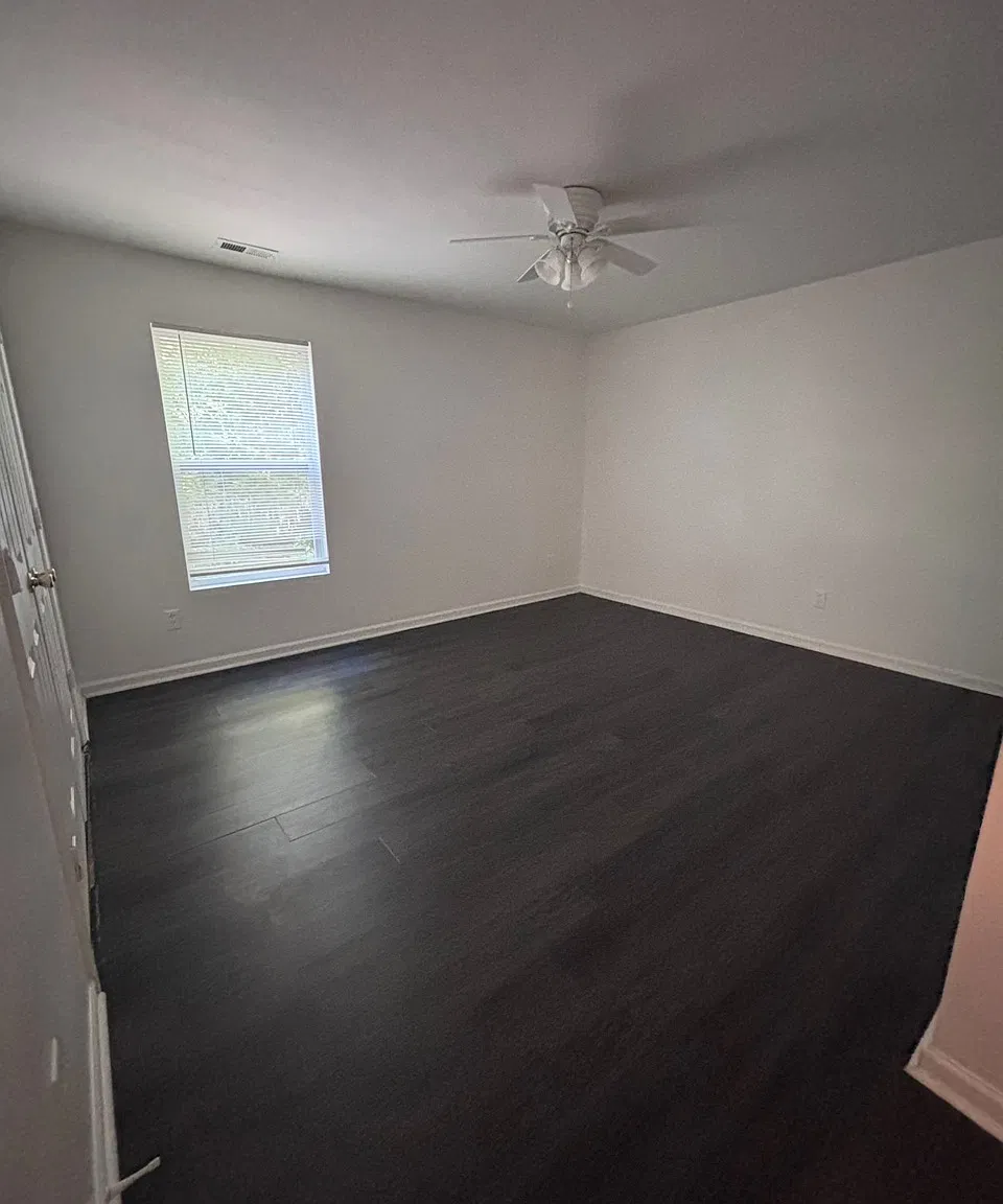4 bed, 2.5 bath, 2250 sqft, $2,700 — Photo 3