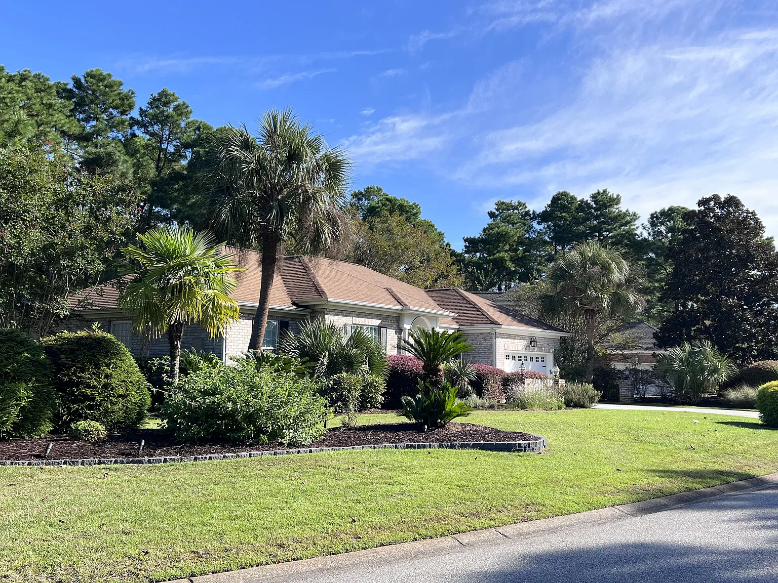 4 bed, 2000 sqft, $2,875 — Photo 2