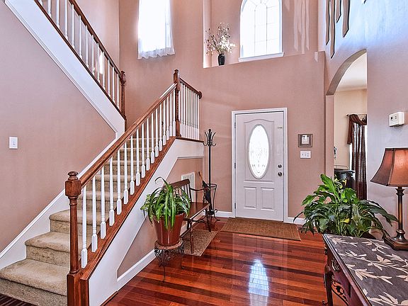 3rd image of 120 Creekwood Dr