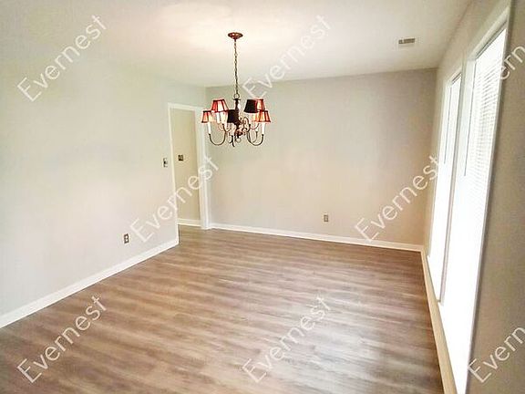 5th image of 3222 Tyrol Ln