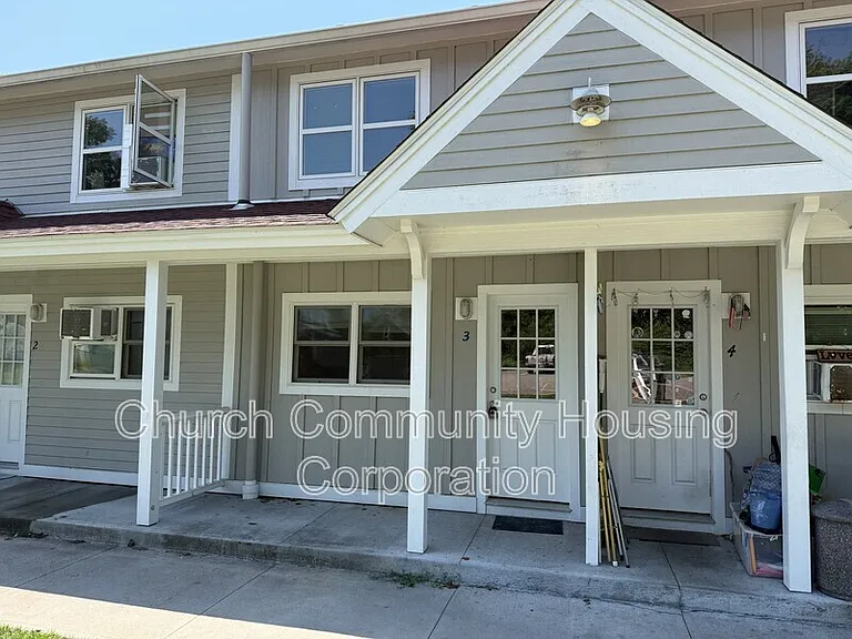 169 Conanicus Ave #3 — Photo 2