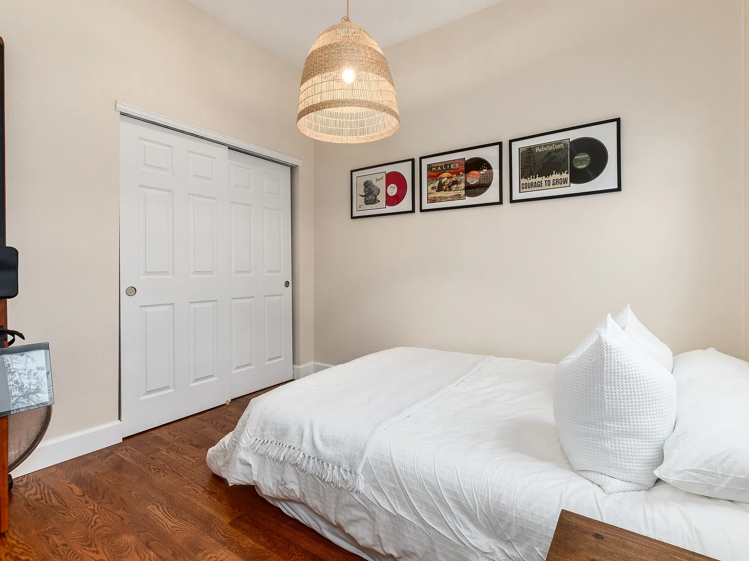 2 bed, 1132 sqft, $2,600 — Photo 4