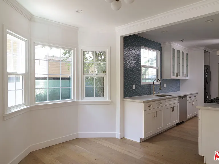 3047 Perlita Ave — Photo 7