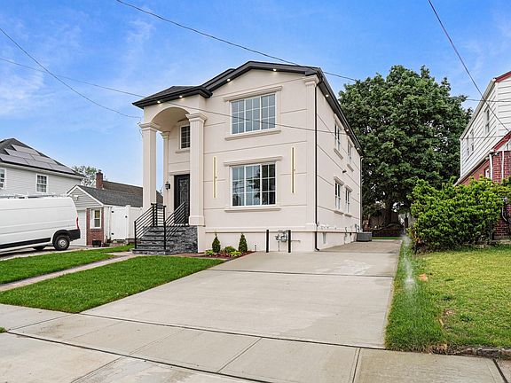 4th image of 17 Hommell Street S