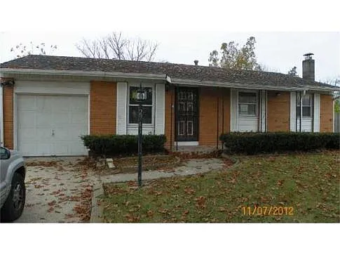 2741 Fairwood Ave photo 1