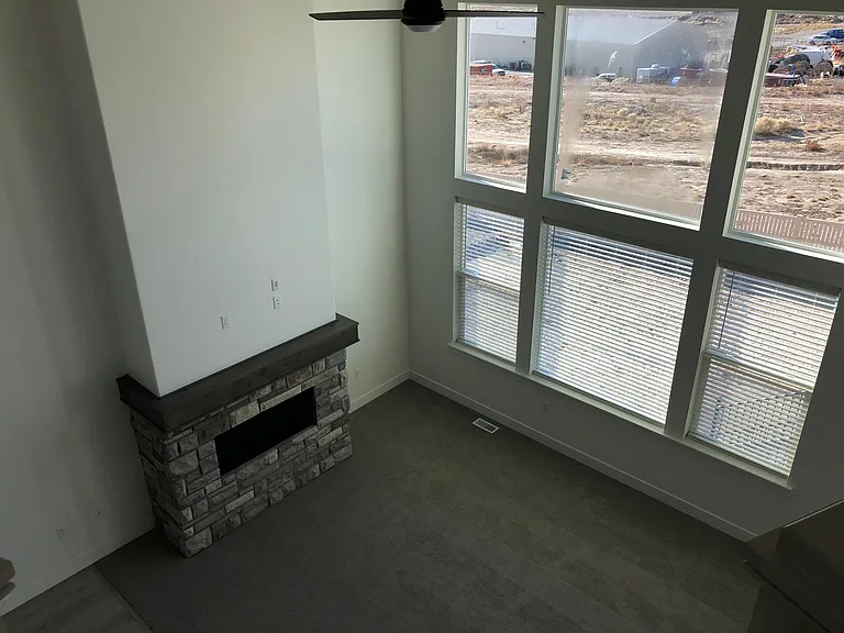 493 W Woodland Rd — Photo 19
