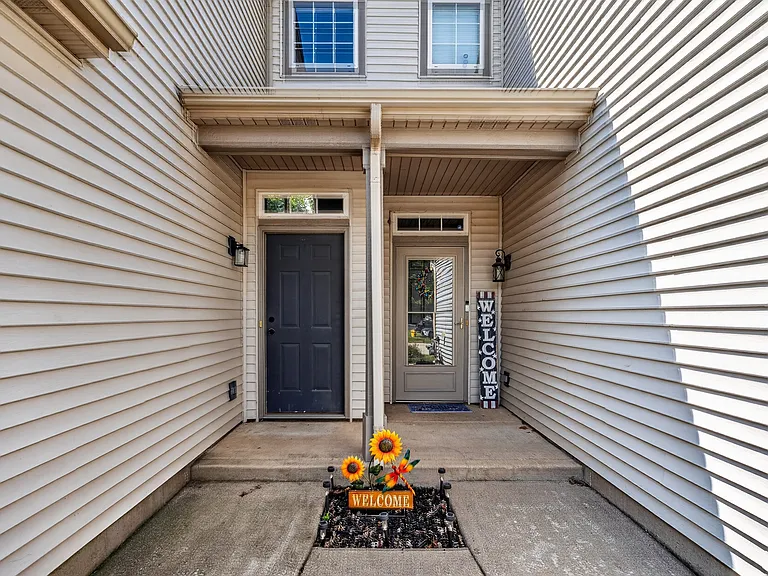 Clover Dr — Photo 2