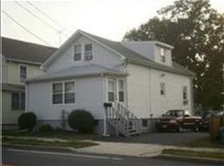 8 Elizabeth St, South Bound Brook, NJ 08880