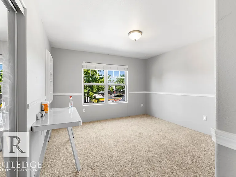 263 Tyler Ave — Photo 14