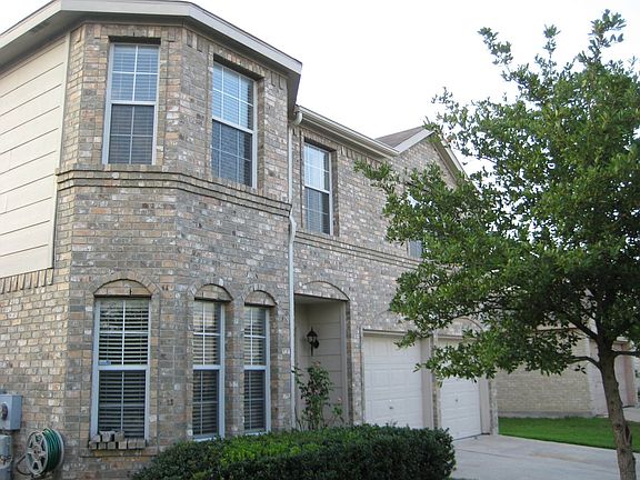 2nd image of 1012 Antique Heritage Dr