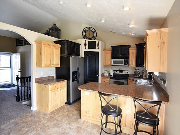 4th image of 3124 N Wildflower Dr