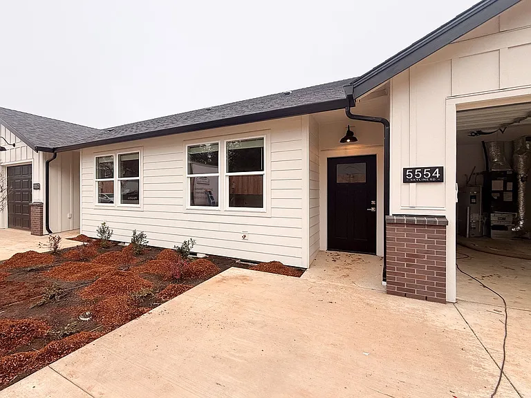 5534-5564 Skyline Rd S — Photo 70
