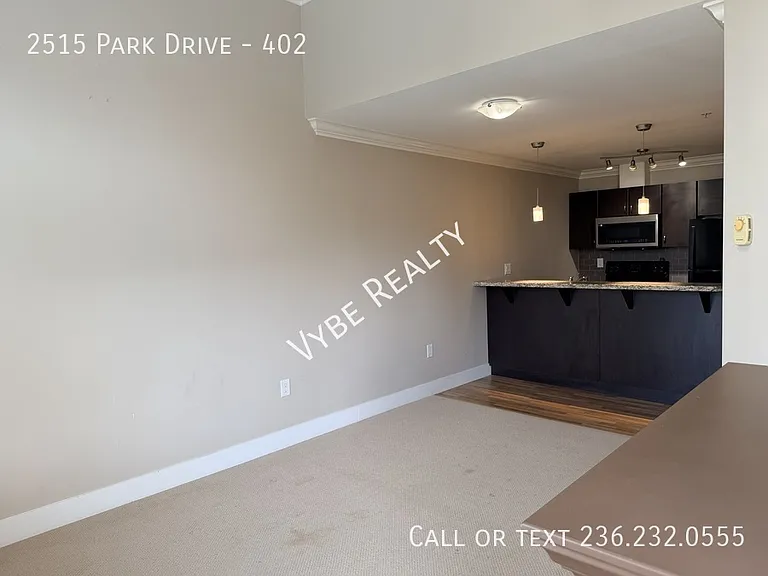 2515 Park Dr #402 — Photo 6