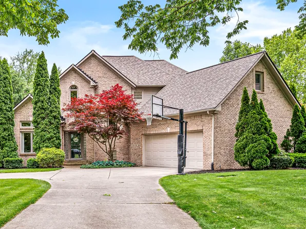 10697 Woodmont Ln, Fishers, IN 46037